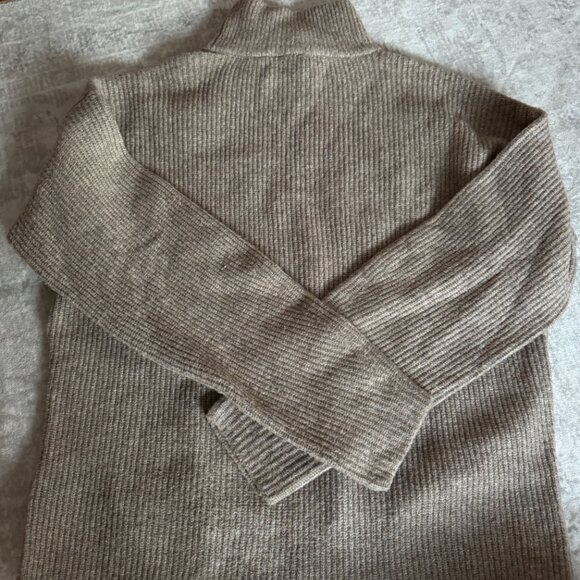 Abercrombie & Fitch Turtle Neck Sweater - Picture 8 of 11